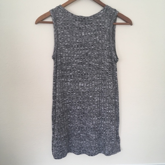 Super Soft Banana Republic Gray Heathered Tank Top - Picture 2 of 5